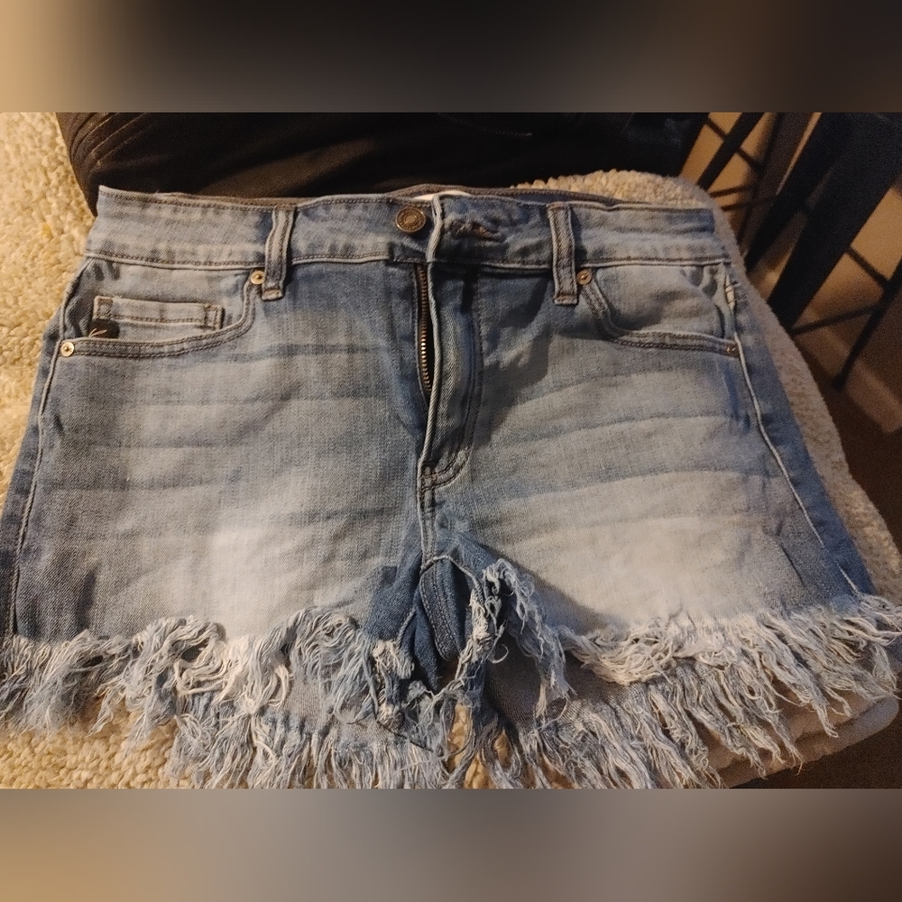 Kan can cut off shorts